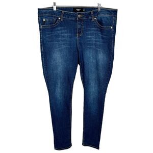 Torrid Skinny Super Stretch Mid Rise Medium Wash Jeans Women’s 18 R